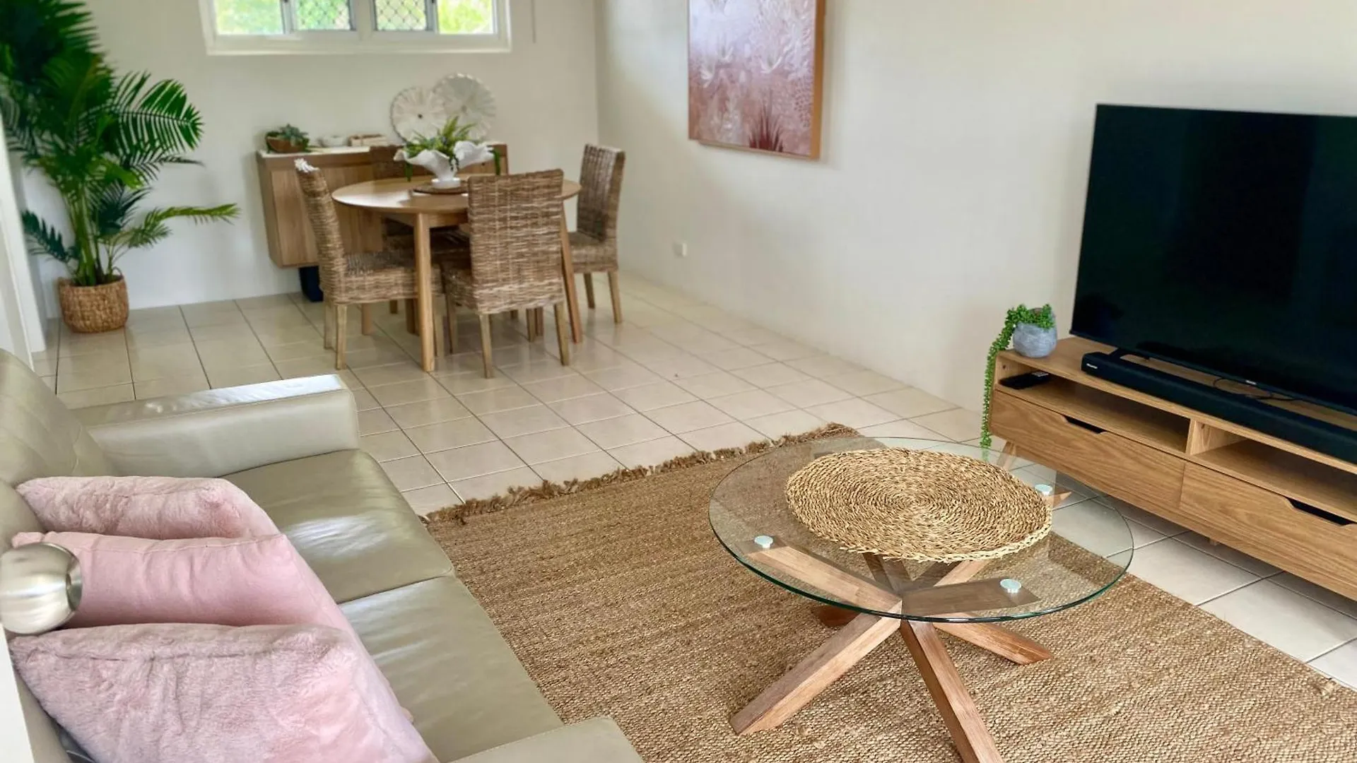 Apartment Meander To The Strand On Mckinley Townsville
