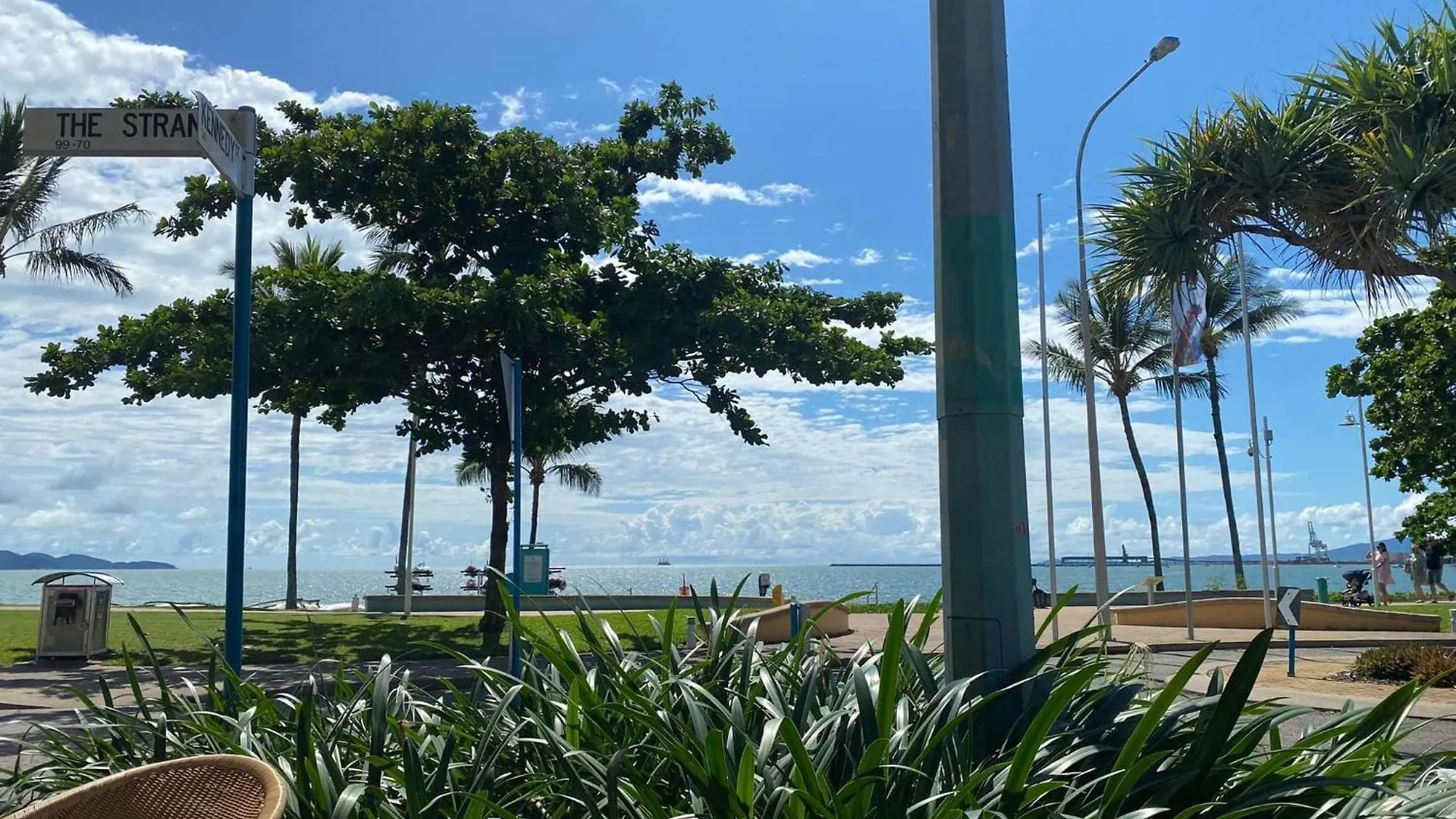 Meander To The Strand On Mckinley Townsville 0*,  Australia